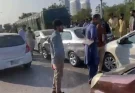 اسلام آباد: گرین بیلٹ پر چڑھنے والی یونیورسٹی کی بس میں متعدد گاڑیاں جاگھسیں