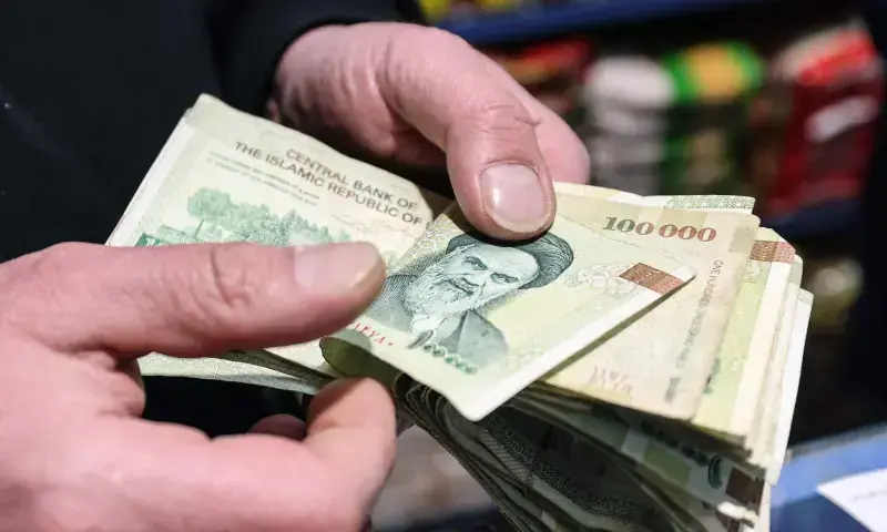 ایران میں احتجاج کا 12 واں روز، مظاہرے کے دوران پولیس افسر جاں بحق