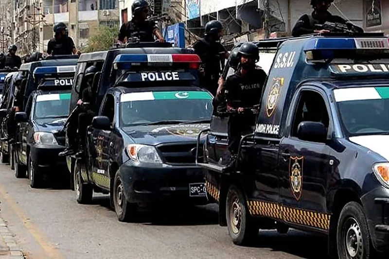 کراچی، پولیس چیف آزاد خان کا بڑا ایکشن، کئی افسران ڈسمس فرام سروس