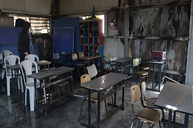 اسرائیلی آبادکاروں نے فلسطینی گاؤں میں اسکول کا کلاس روم نذر آتش کر دیا